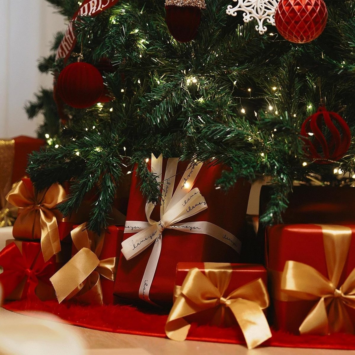 7ft All-in-One Christmas Tree & Red-Gold Decoration Set — thumbnail 5